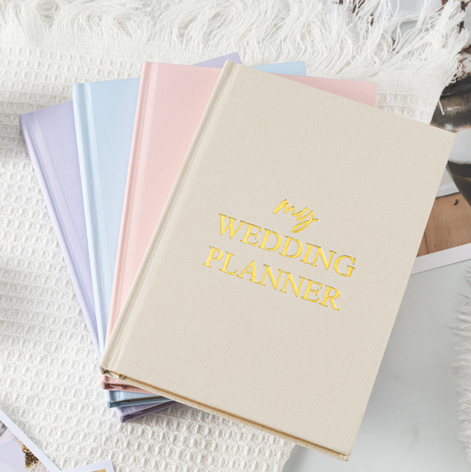 GBF2051 A5 UNDATED WEDDING PLANNER