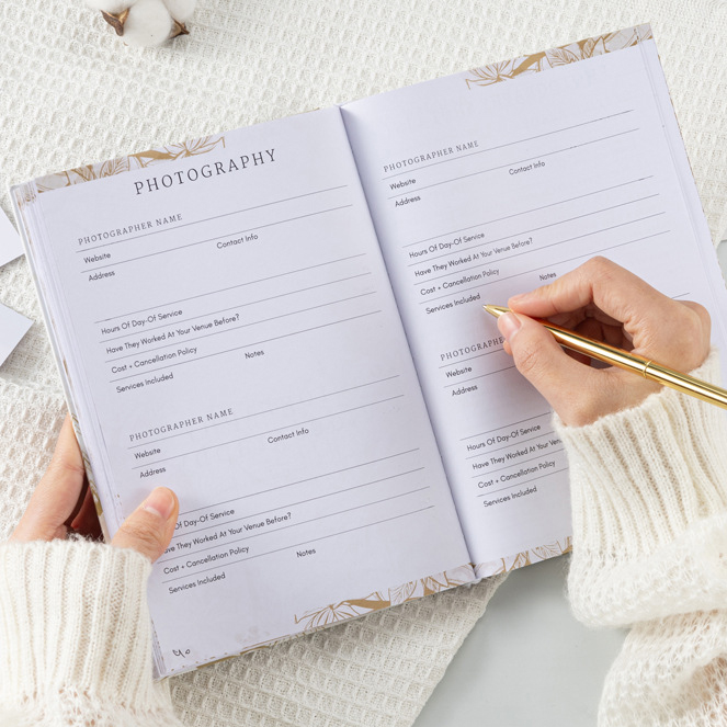 GBF2051 A5 UNDATED WEDDING PLANNER