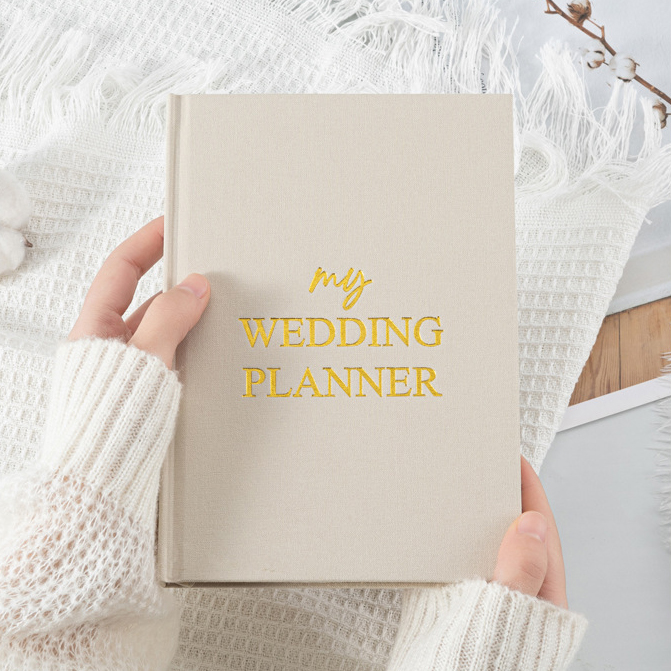 GBF2051 A5 UNDATED WEDDING PLANNER